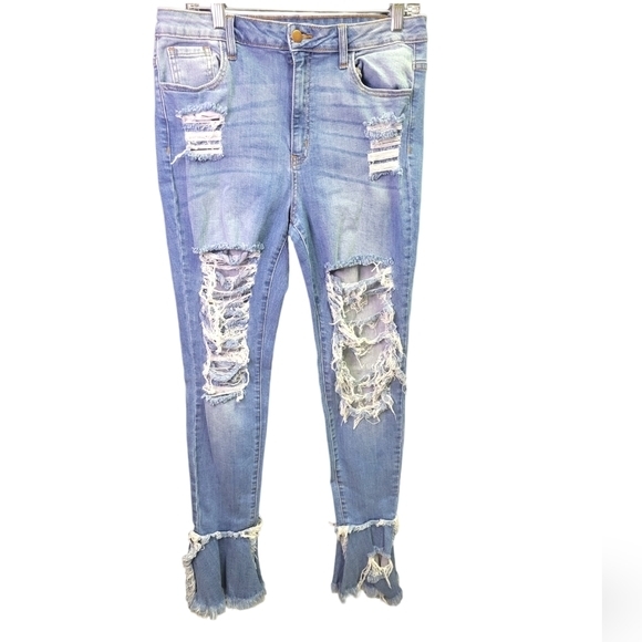 Fashion Nova Juniors Flare Leg Distressed Denim Jeans sz 15 NWT - Picture 3 of 11